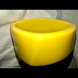 Mustard Yellow Bakelite Bangle. Deco/ modernist.